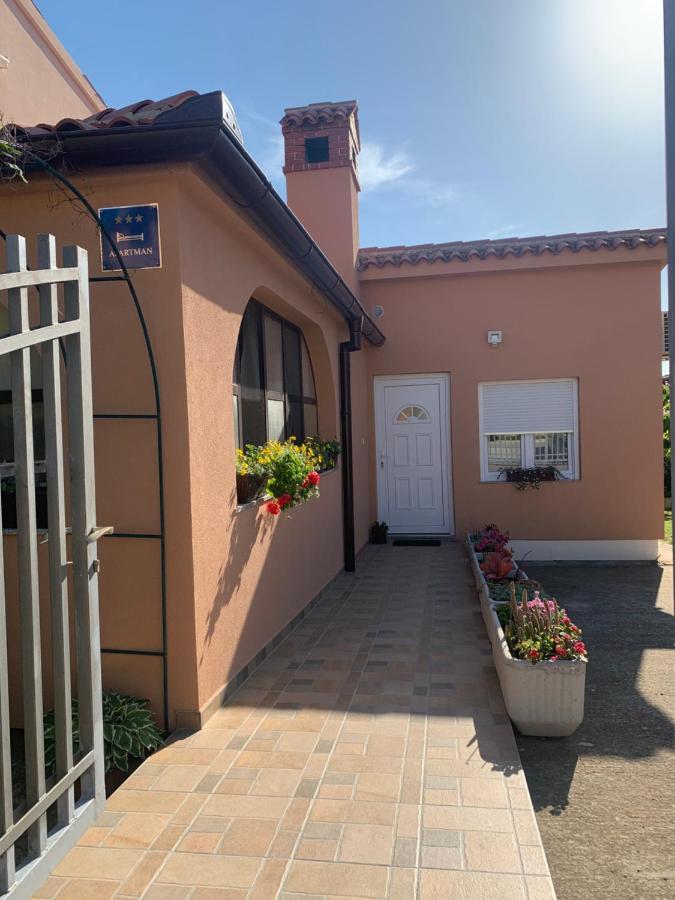 Apartman Dalija Vinkuran Buitenkant foto