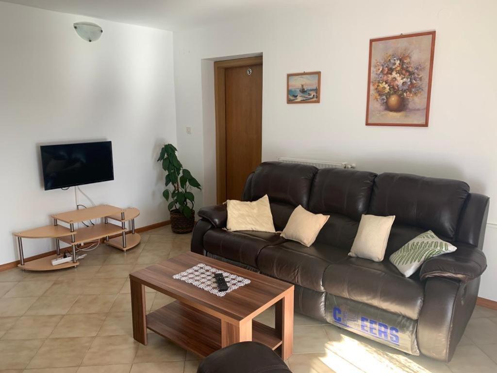 Apartman Dalija Vinkuran Buitenkant foto