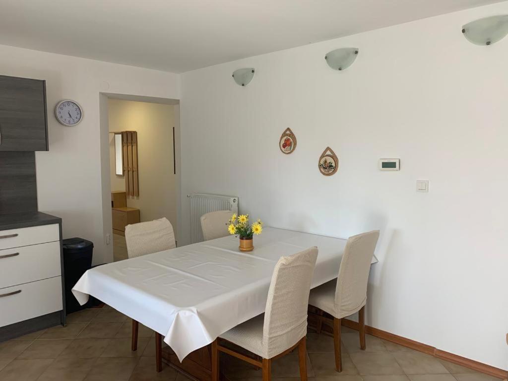 Apartman Dalija Vinkuran Buitenkant foto
