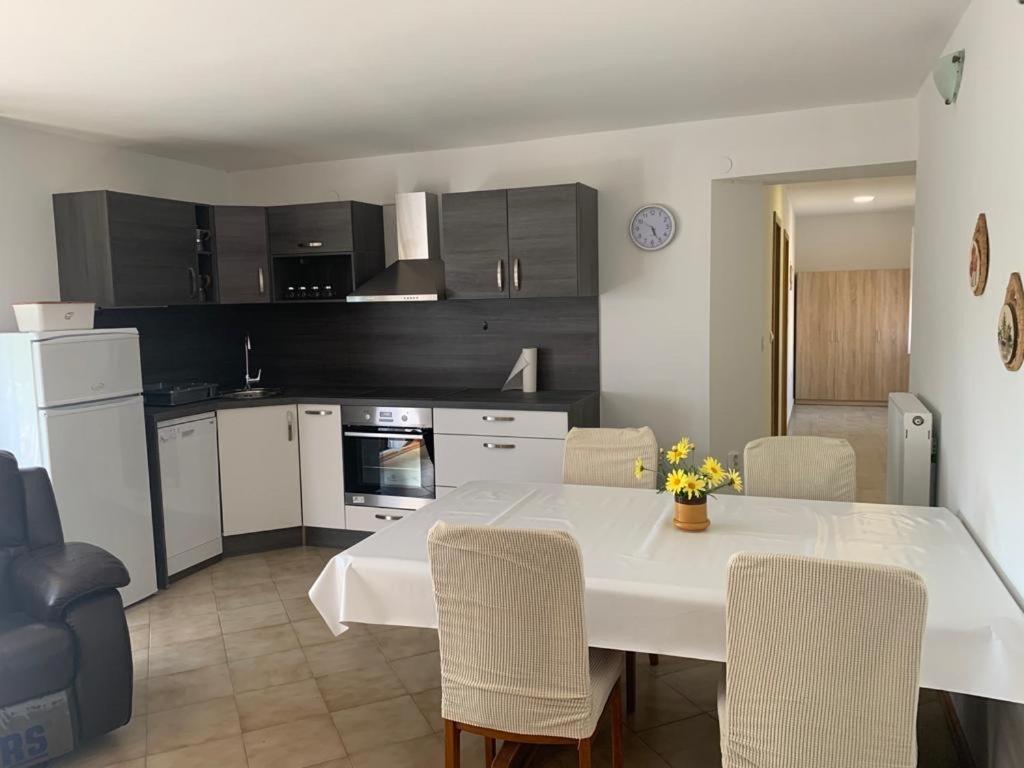 Apartman Dalija Vinkuran Buitenkant foto