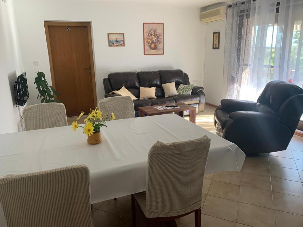 Apartman Dalija Vinkuran Buitenkant foto